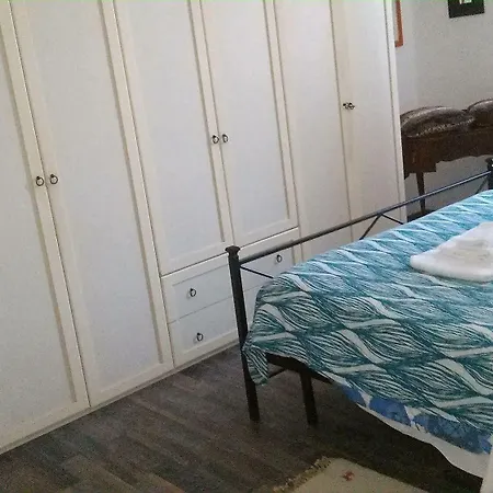 25 * רומא